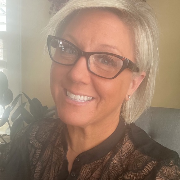 Meet your Posher, Christine - Picture 1 of 1